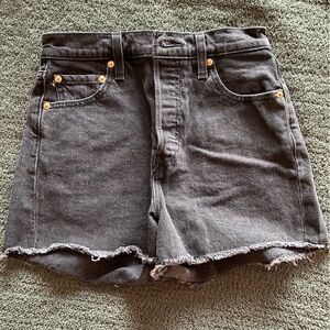 Levi’s ribcage short